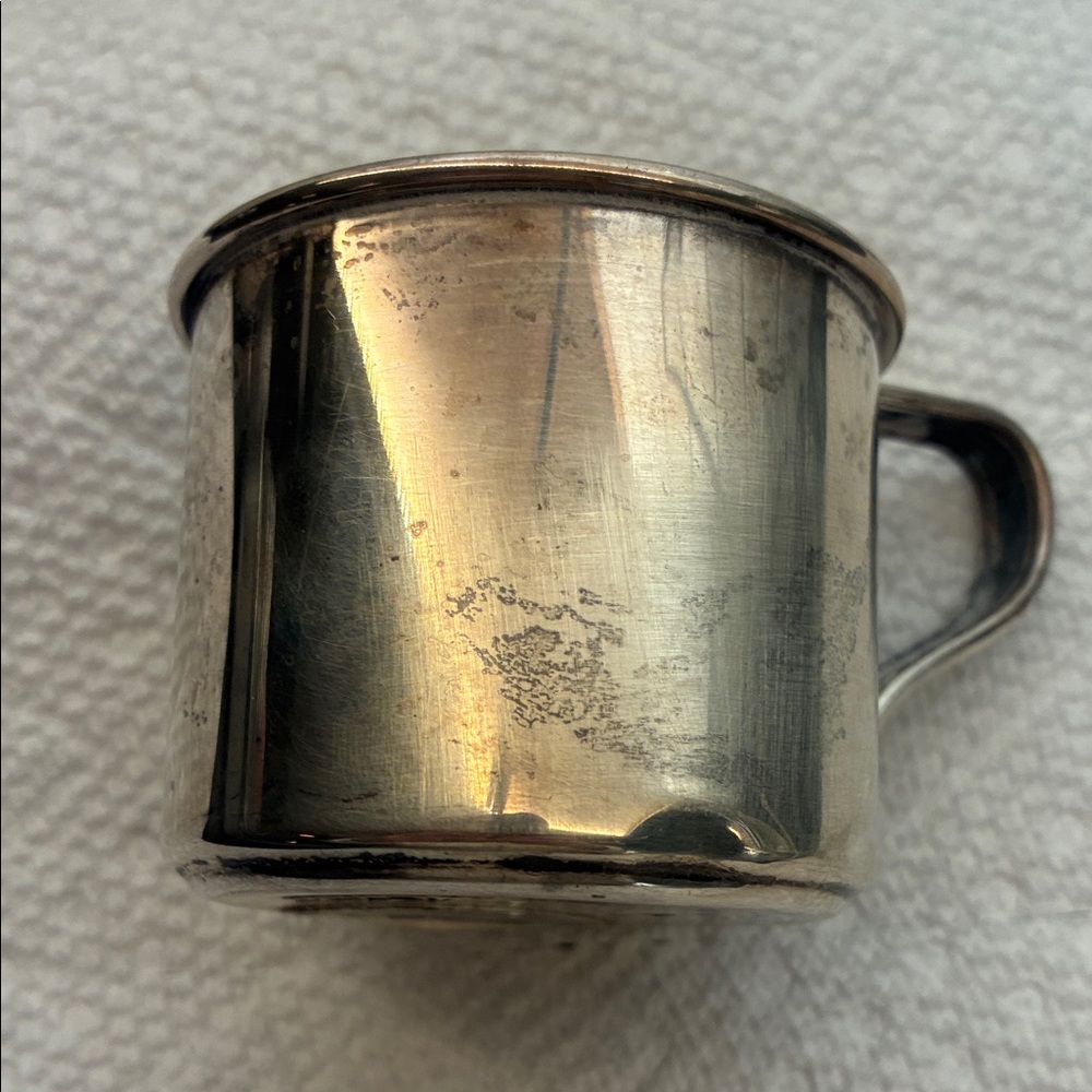 International Sterling Silver child’s Mug w/ Sanitary Sealed Edge vintage